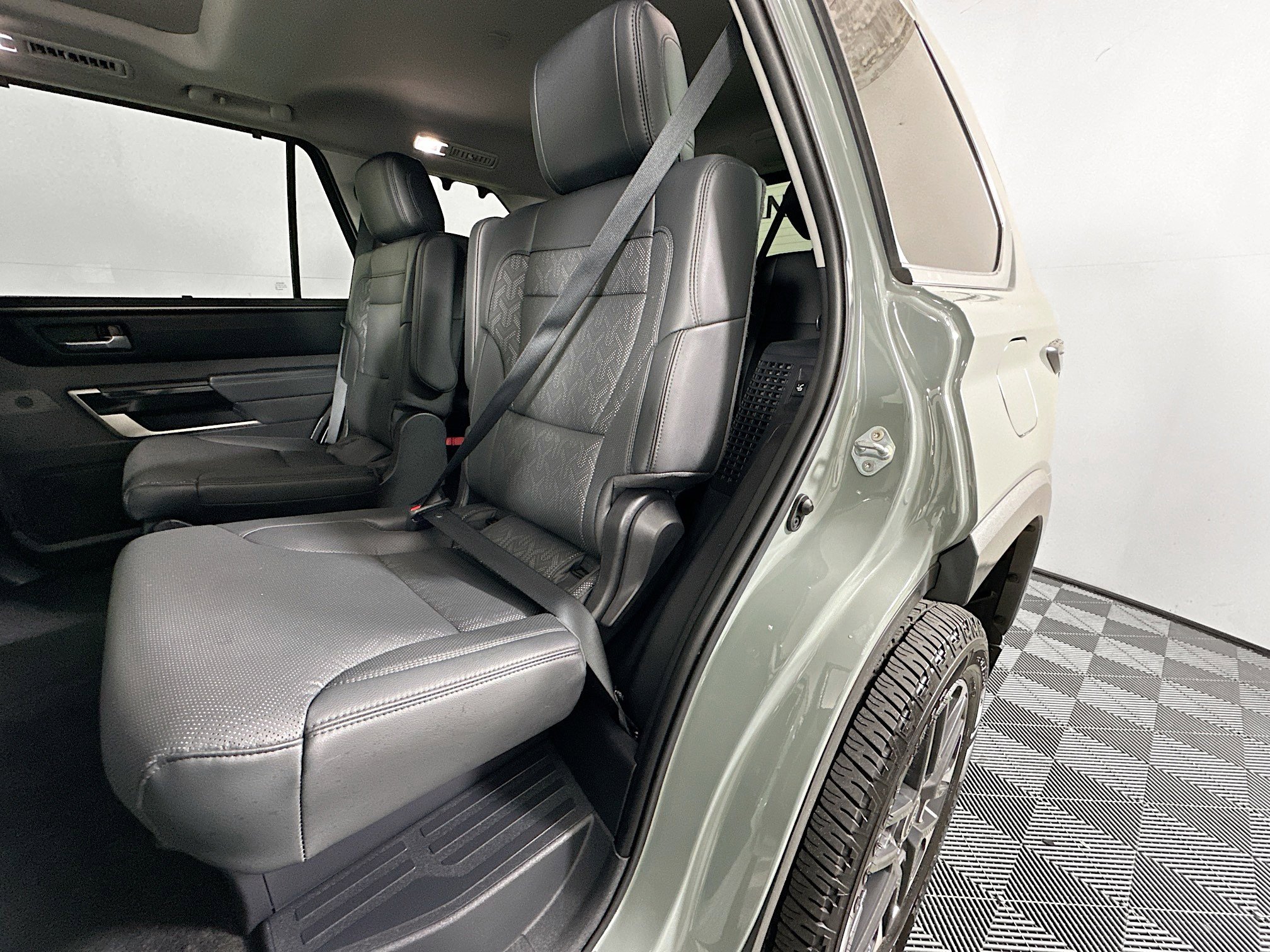 Used 2024 Toyota Sequoia Limited image 26