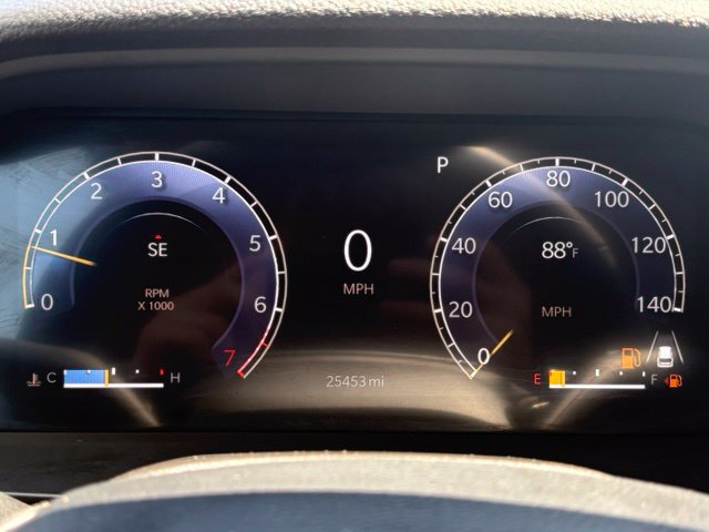 Used 2023 Jeep Grand Cherokee Limited w/ Black Appearance Package AWD/4WD image 12