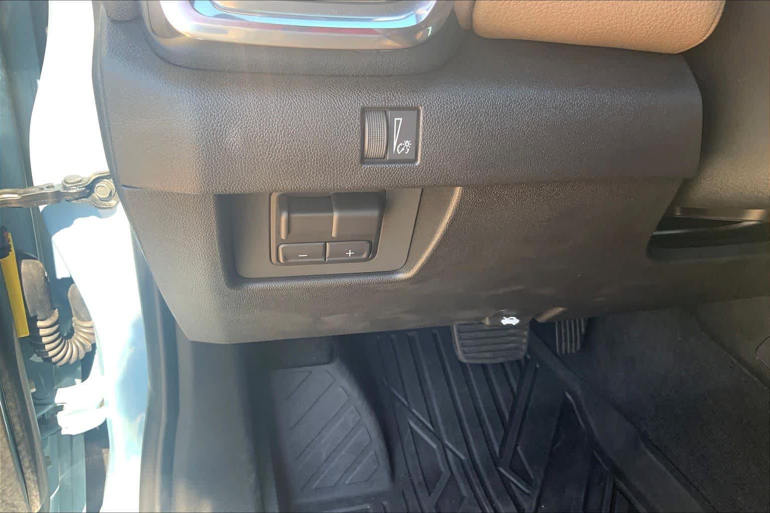 Certified 2025 GMC Canyon Denali AWD/4WD image 35