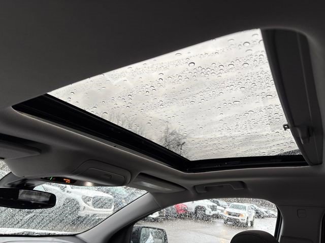 Used 2023 GMC Acadia SLE w/ Driver Convenience Package image 12