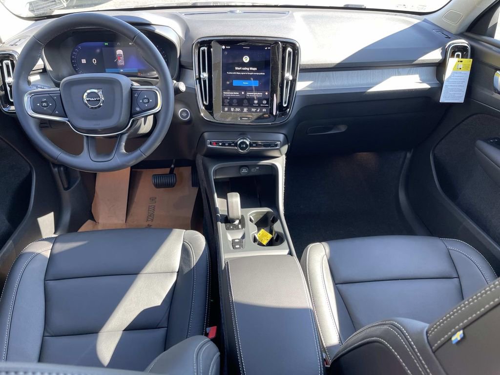 New 2026 Volvo XC40 B5 Core w/ Climate Package image 16
