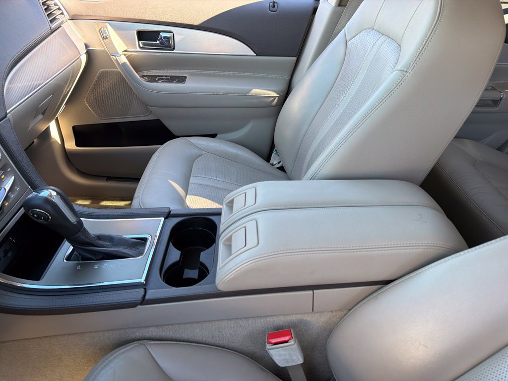 Used 2012 Lincoln MKX FWD image 12