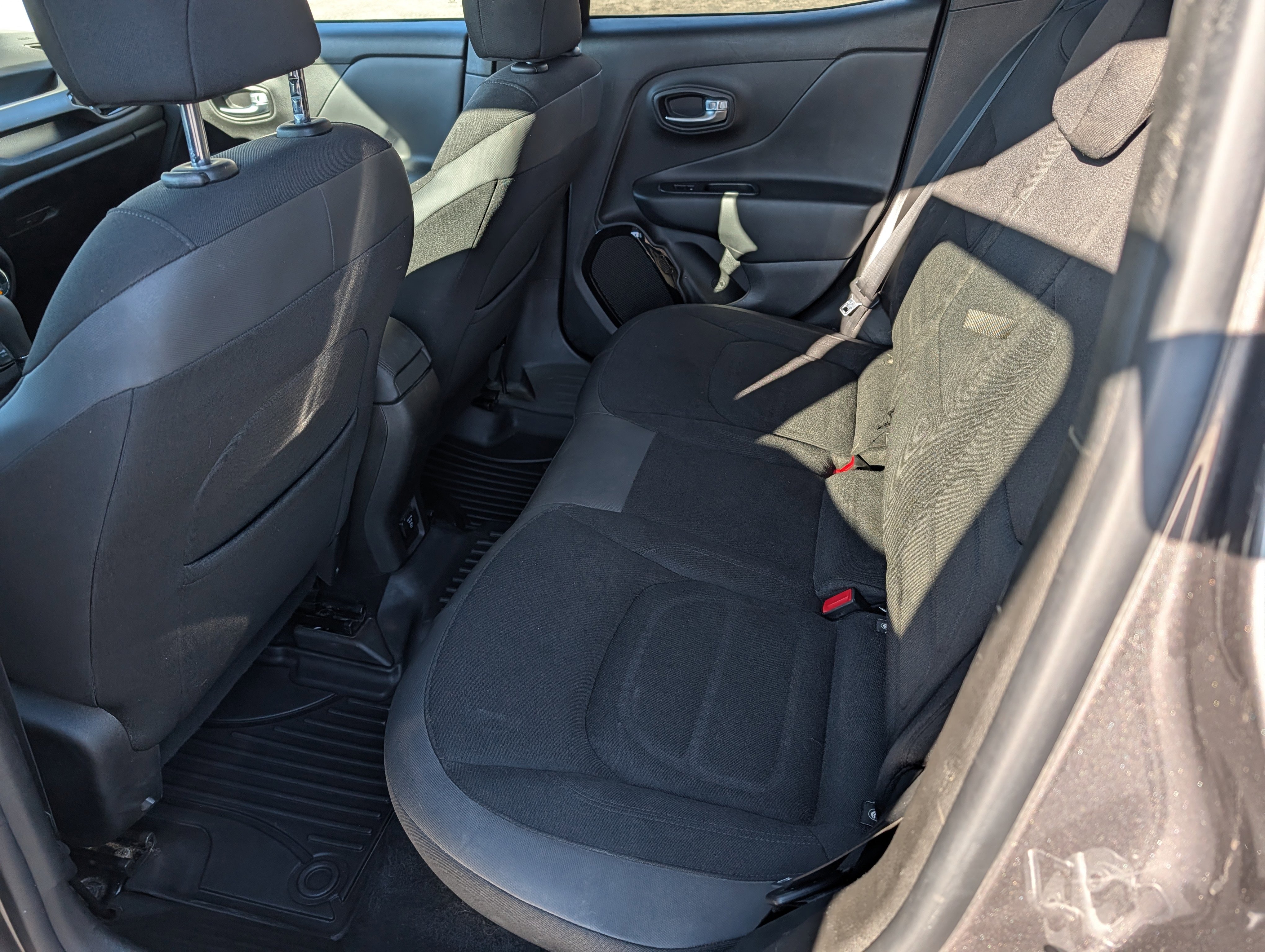 Used 2017 Jeep Renegade Altitude AWD/4WD image 24