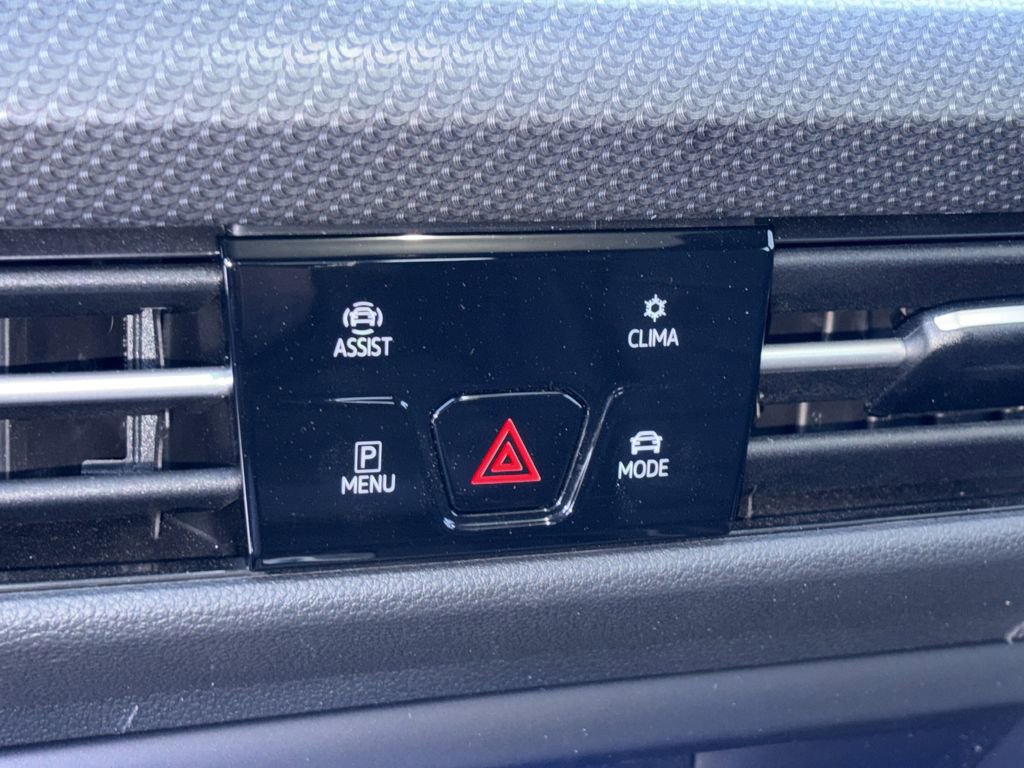 Used 2022 Volkswagen Golf R image 24