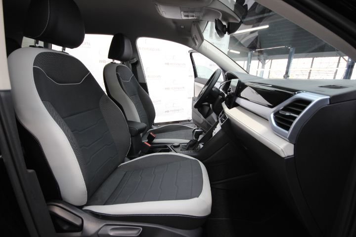 Used 2025 Volkswagen Taos SE AWD/4WD image 29