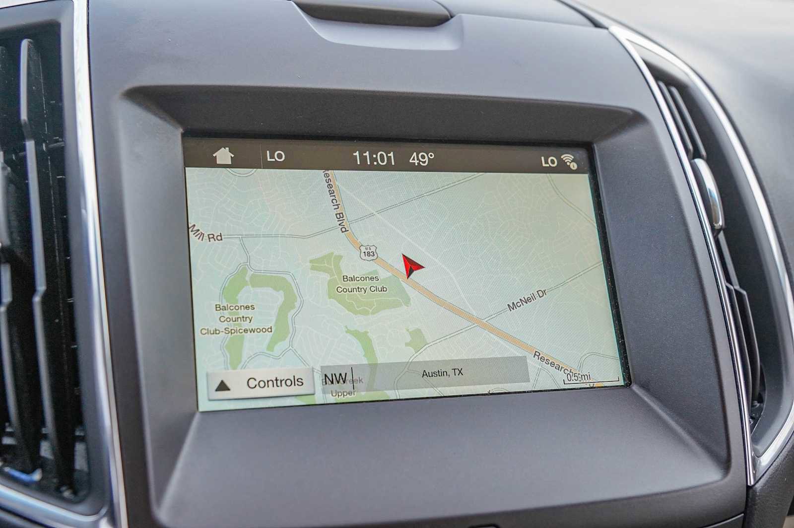 Used 2018 Ford Edge Titanium w/ Technology Package image 17