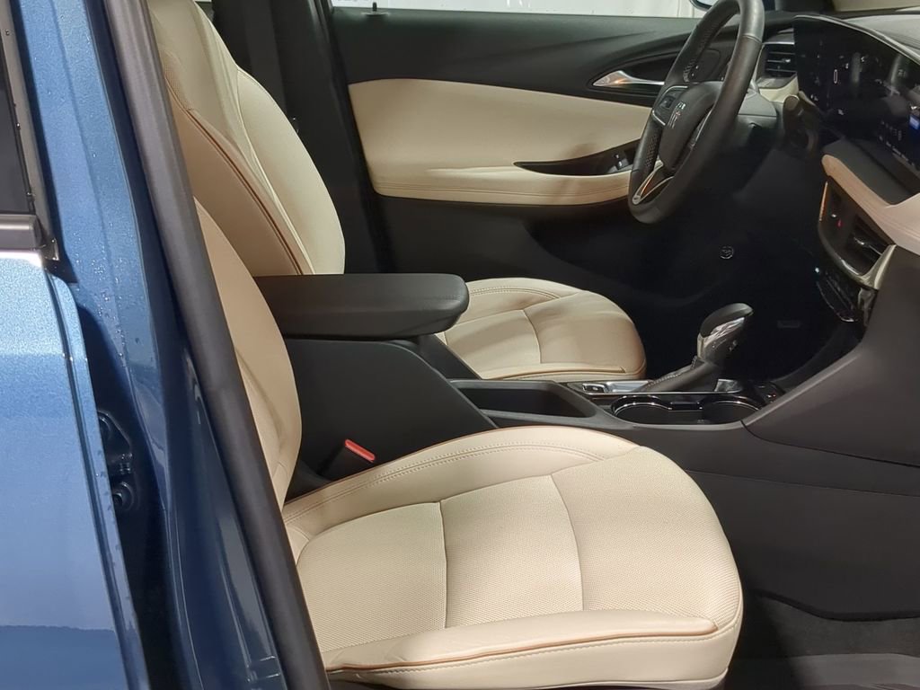 Used 2024 Buick Encore GX Avenir w/ Avenir Convenience Package image 21