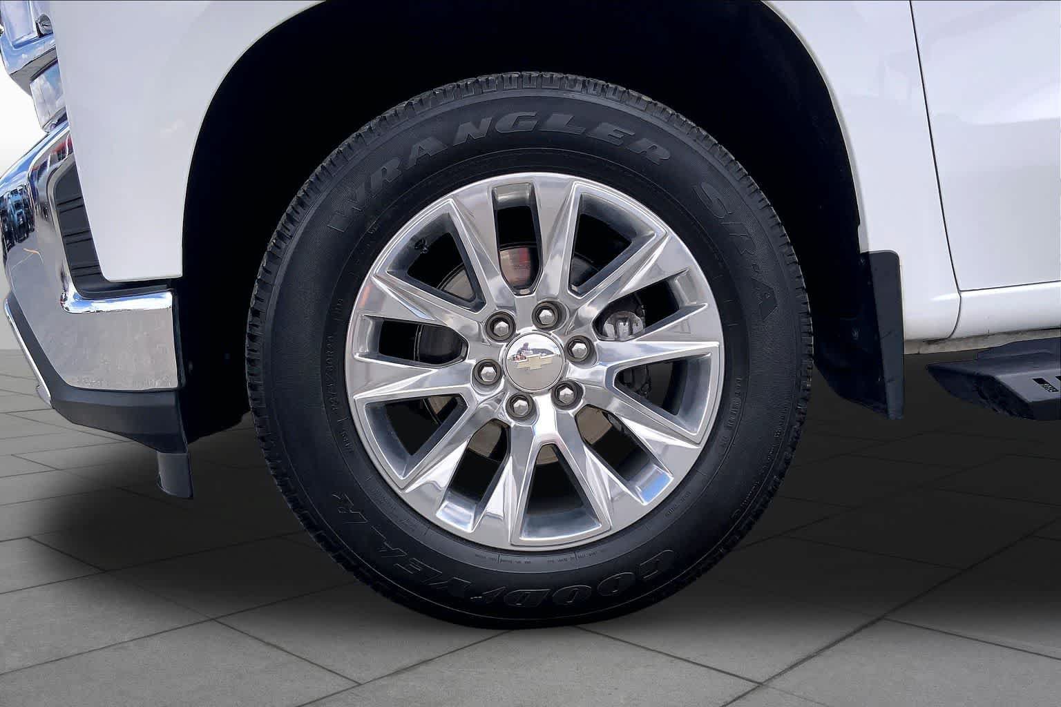 Used 2022 Chevrolet Silverado 1500 LTZ AWD/4WD image 11