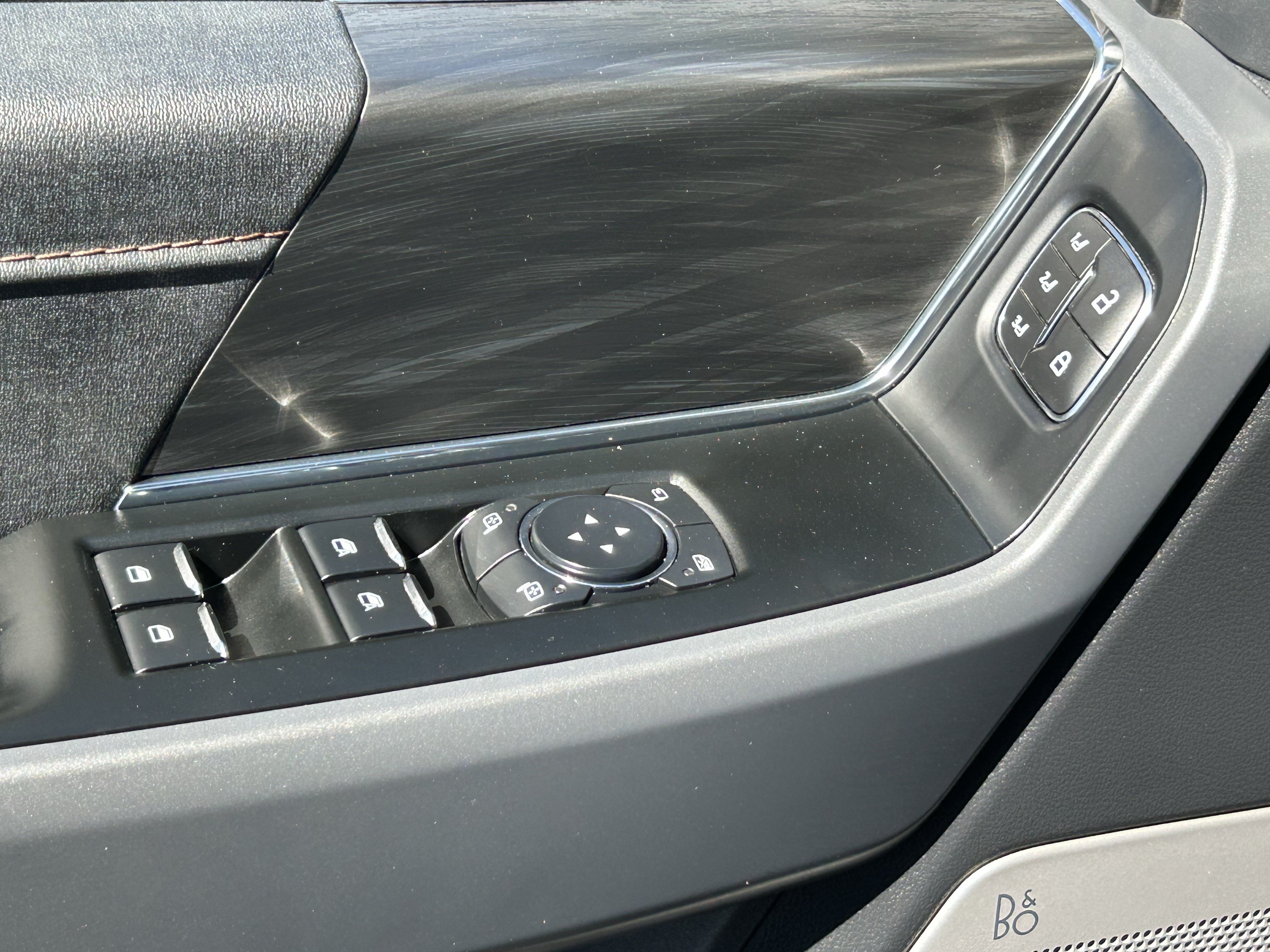 Used 2025 Ford F150 Lariat AWD/4WD image 19