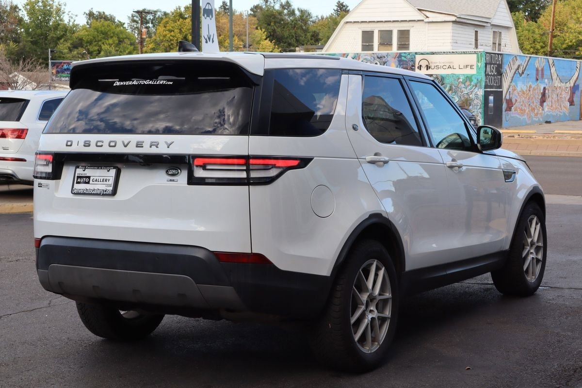 Used 2020 Land Rover Discovery SE image 5
