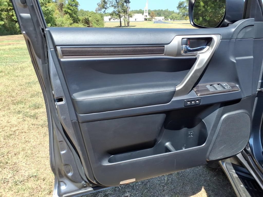Used 2021 Lexus GX 460 Premium w/ Premium Package AWD/4WD image 27