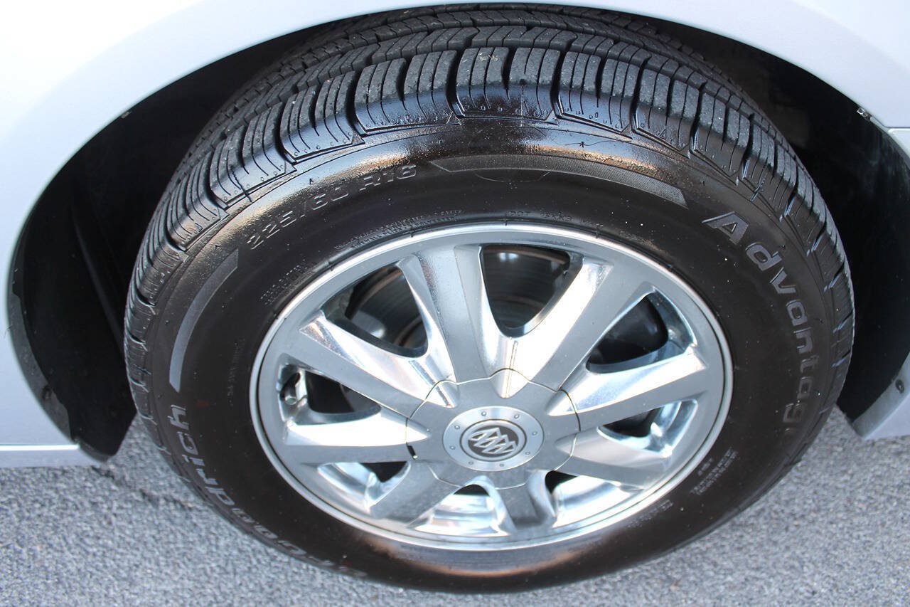 Used 2005 Buick LaCrosse CXL w/ Gold Convenience Package FWD image 11