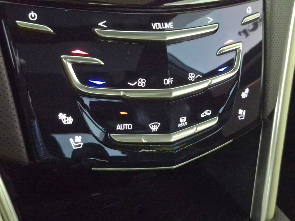 Used 2013 Cadillac XTS Platinum AWD/4WD image 18