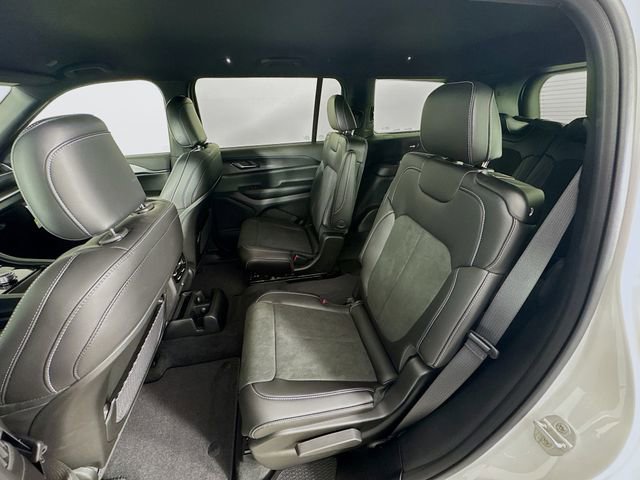 New 2025 Jeep Grand Cherokee L Laredo image 25