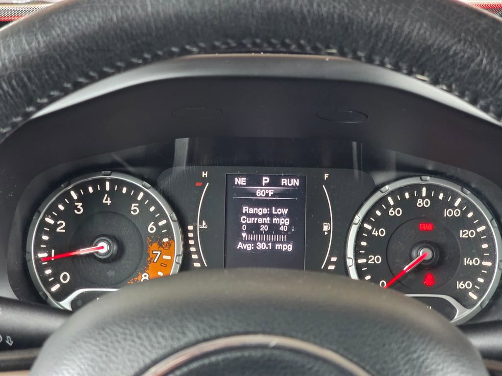 Used 2015 Jeep Renegade Latitude w/ Cold Weather Group II AWD/4WD image 18