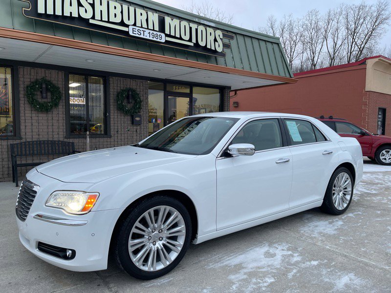 Used 2013 Chrysler 300 C w/ Light Group image 2
