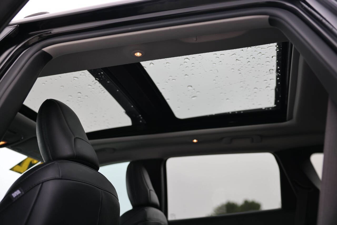 Used 2022 Jeep Cherokee Trailhawk w/ Sun, Sound & Nav Group image 20