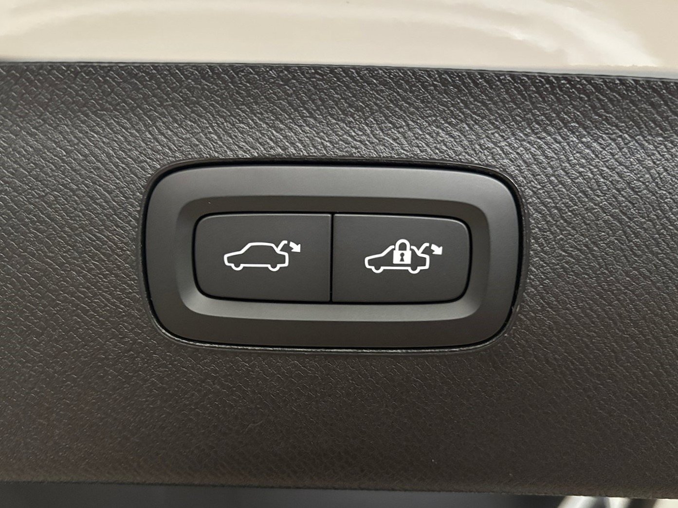 New 2026 Volvo XC90 B6 Plus w/ Protection Package AWD/4WD image 38