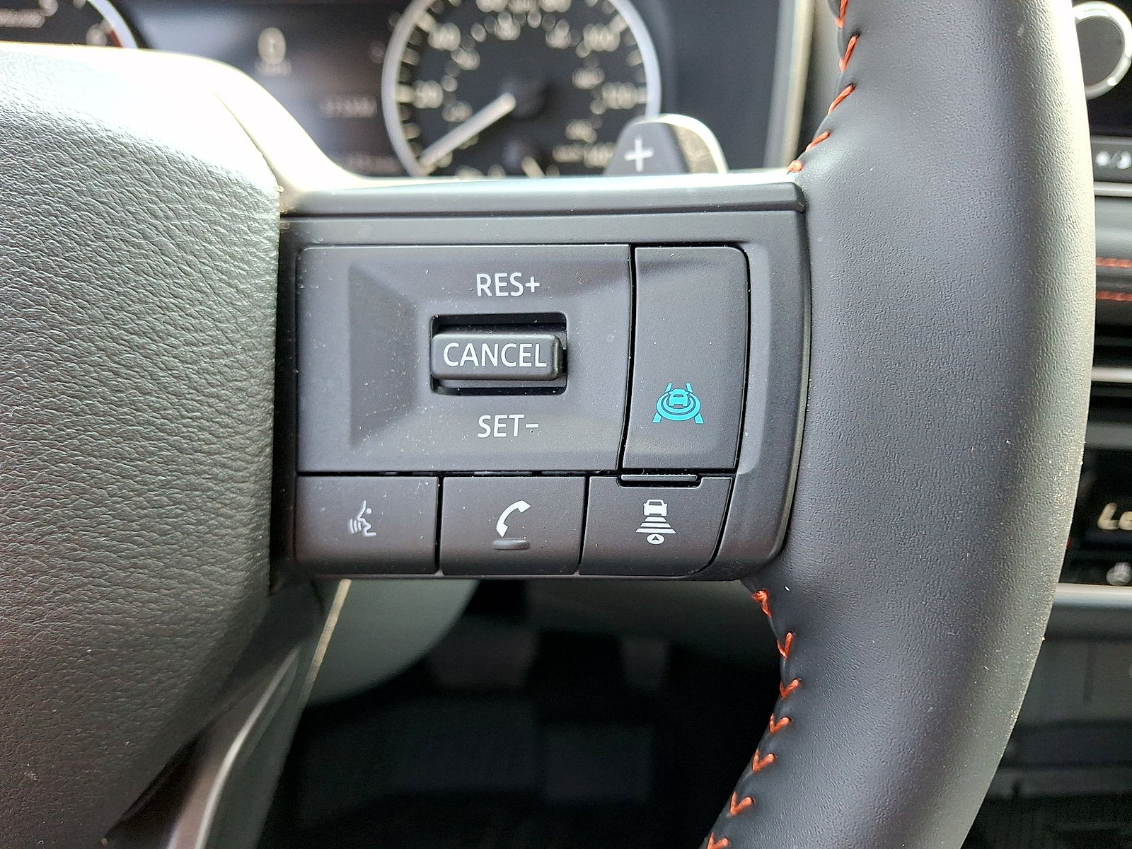 Used 2025 Nissan Rogue SV w/ Rock Creek Premium Package AWD/4WD image 18
