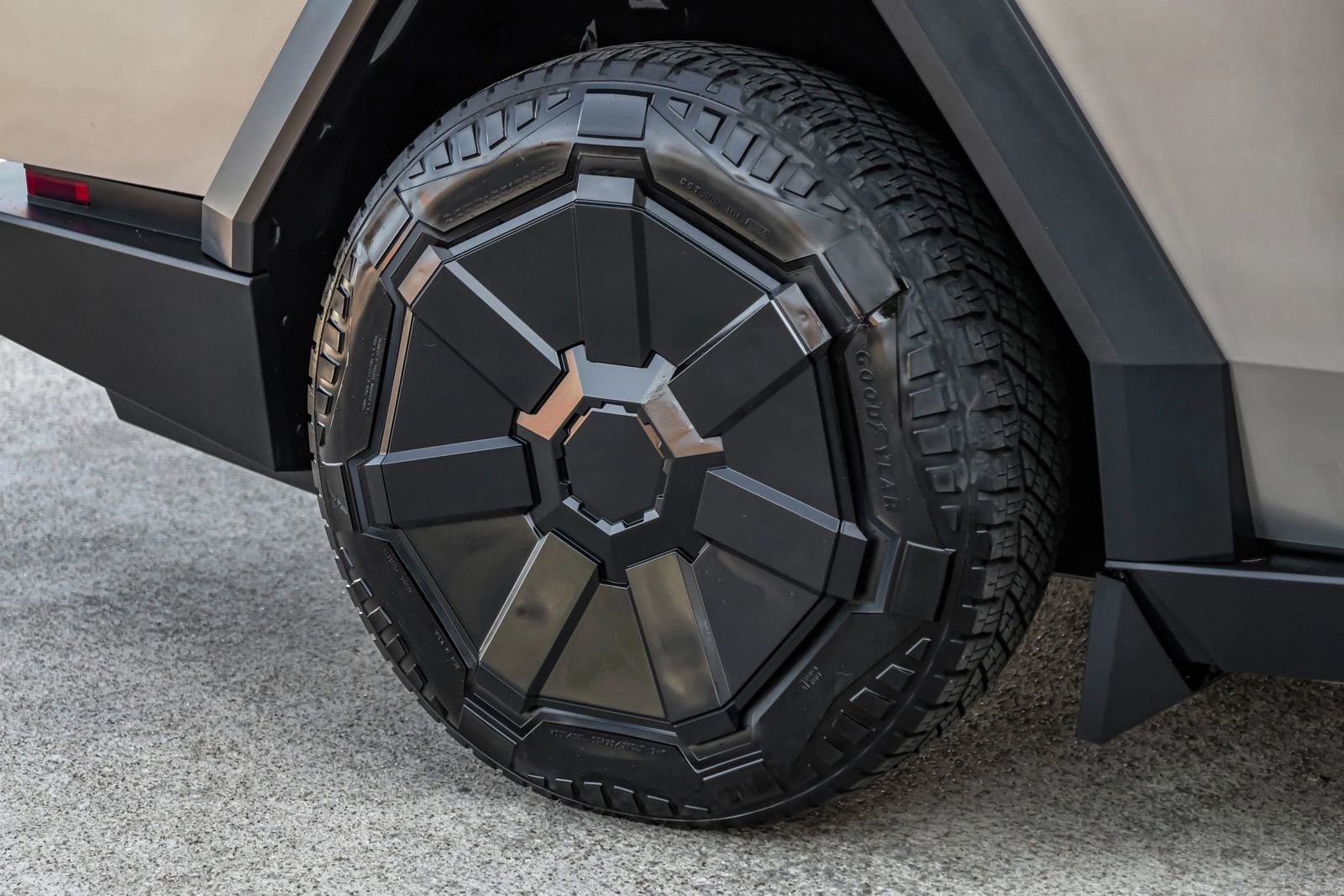 Used 2024 Tesla Cybertruck Cyberbeast AWD/4WD image 68