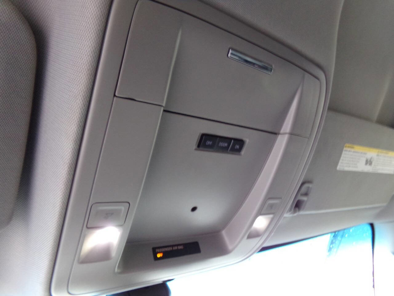 Used 2016 GMC Yukon XL SLE image 43