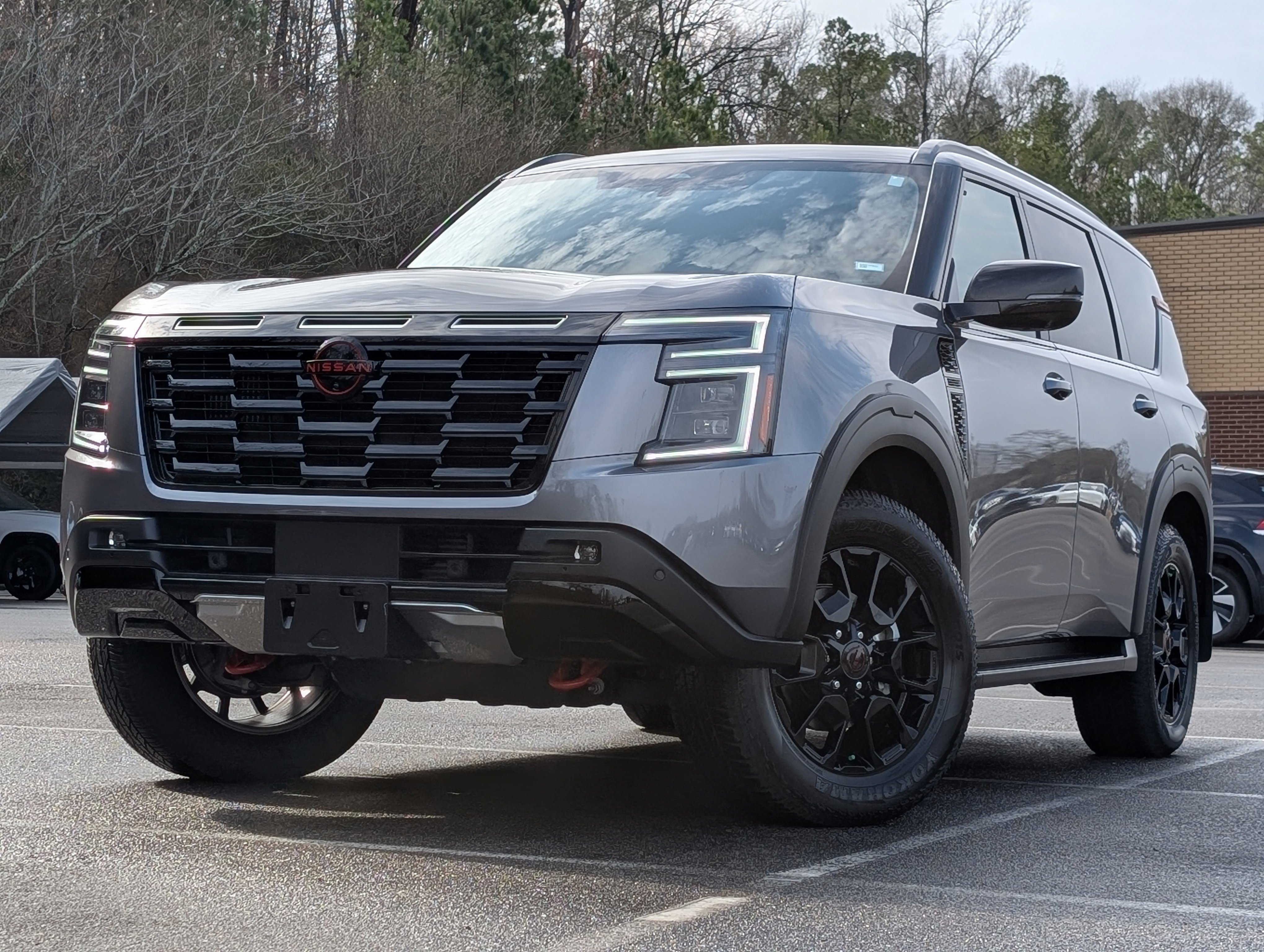 Used 2025 Nissan Armada PRO-4X w/ Pro-4X Premium Package image 4