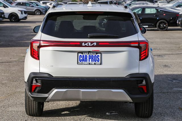 New 2026 Kia Seltos S FWD image 8