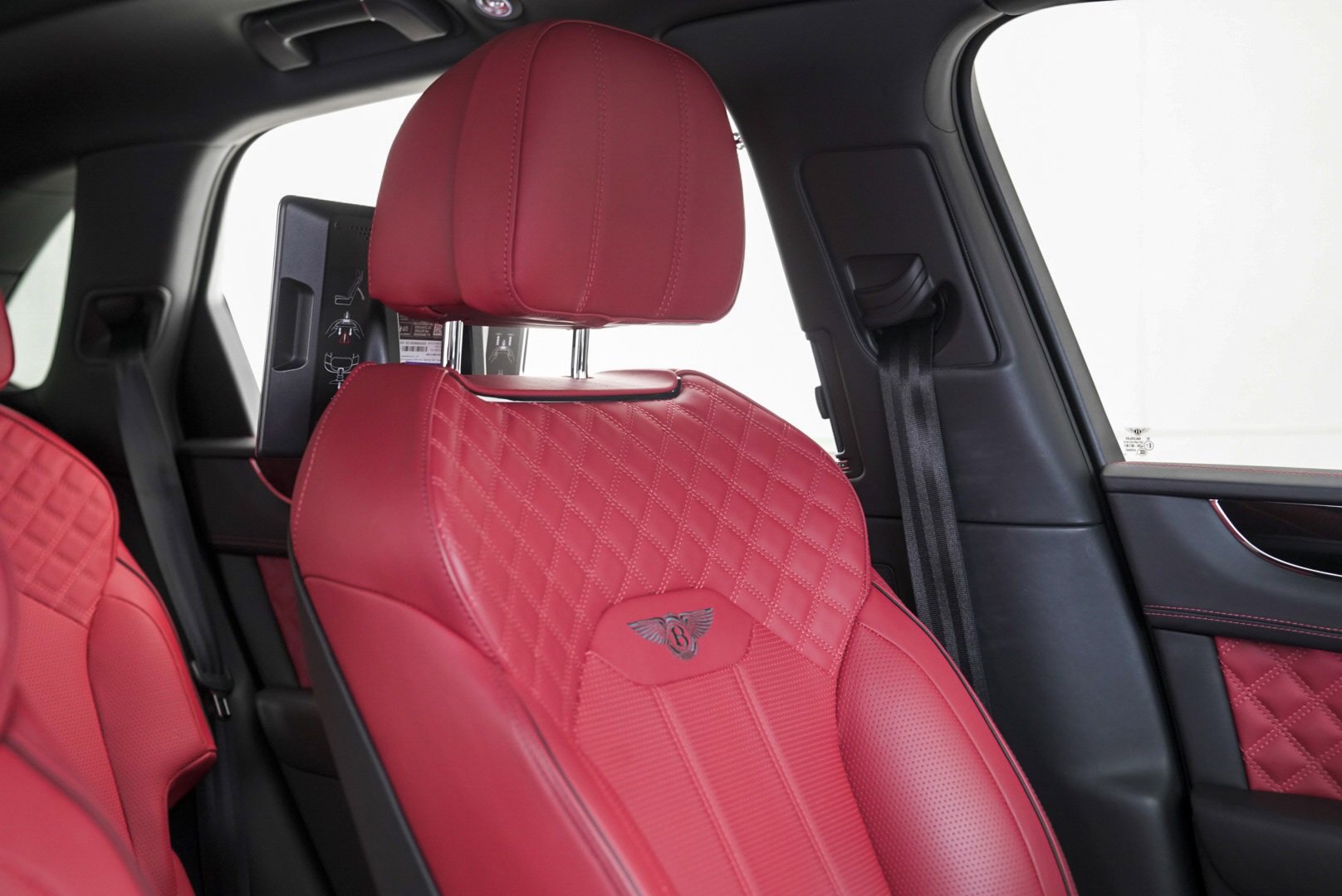 Used 2022 Bentley Bentayga image 50