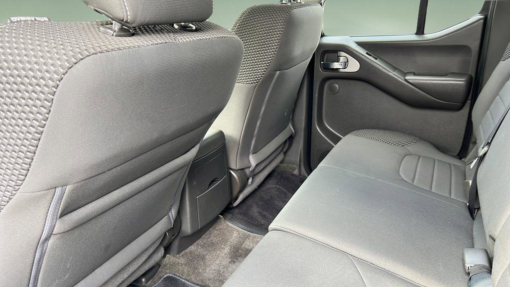 Used 2018 Nissan Frontier PRO-4X image 15