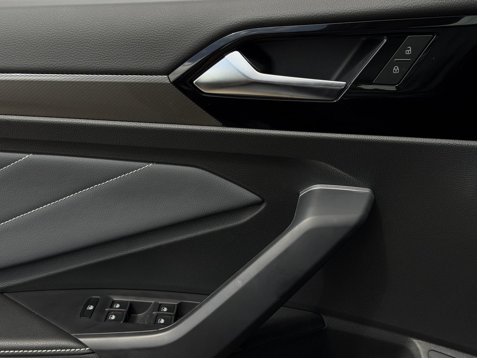 New 2026 Volkswagen Jetta SEL FWD image 23