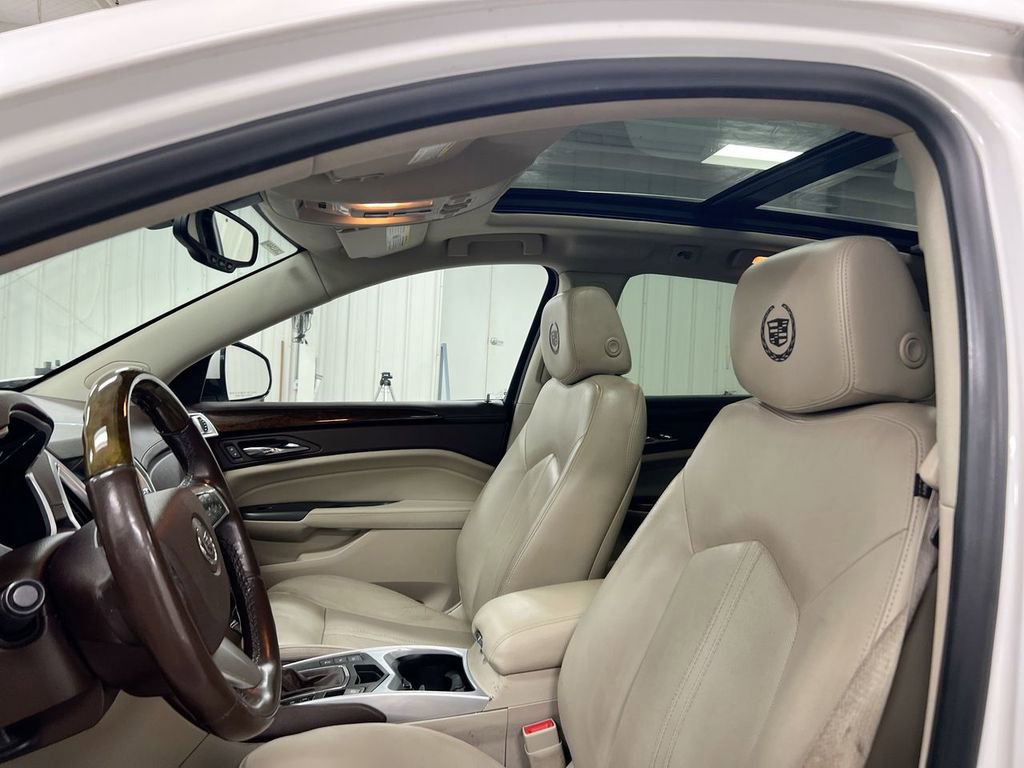 Used 2012 Cadillac SRX Luxury image 18