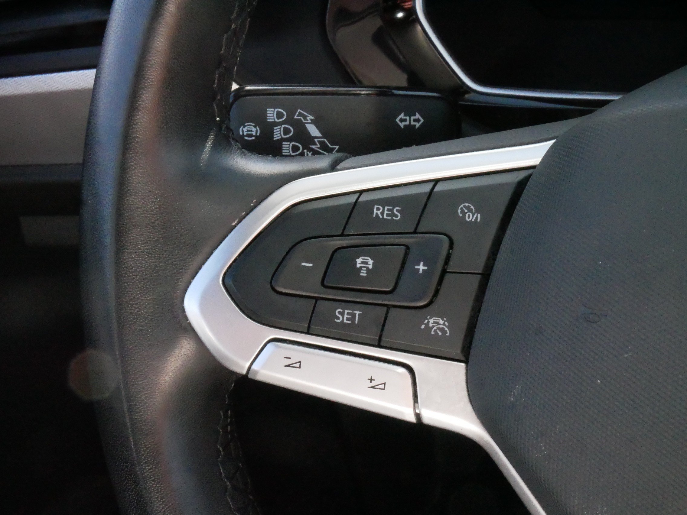 Certified 2024 Volkswagen Jetta Sport FWD image 25