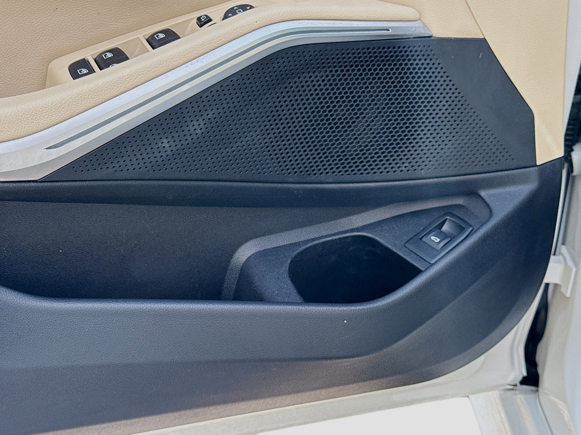 Used 2021 BMW 330i Sedan w/ Premium Package image 23