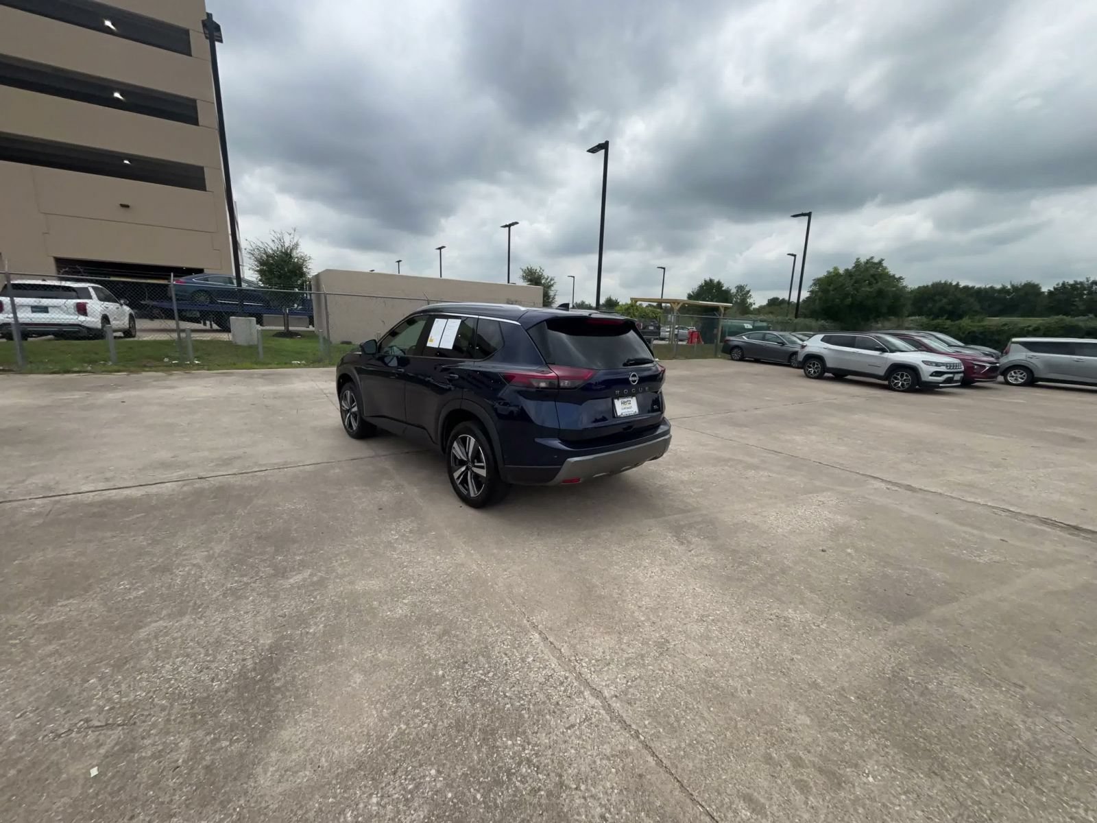 Used 2026 Nissan Rogue SL FWD image 10