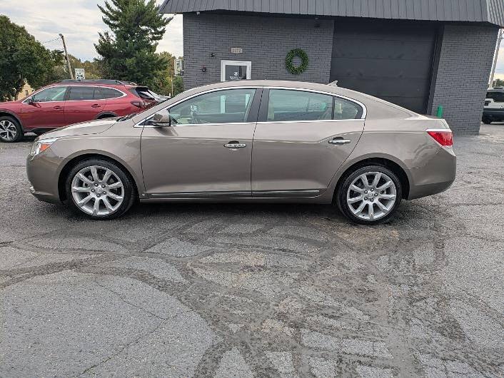 Used 2010 Buick LaCrosse CXS w/ Touring Package FWD image 3