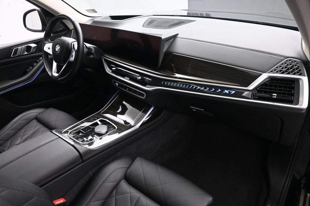 Used 2024 BMW X7 xDrive40i w/ Premium Package AWD/4WD image 24