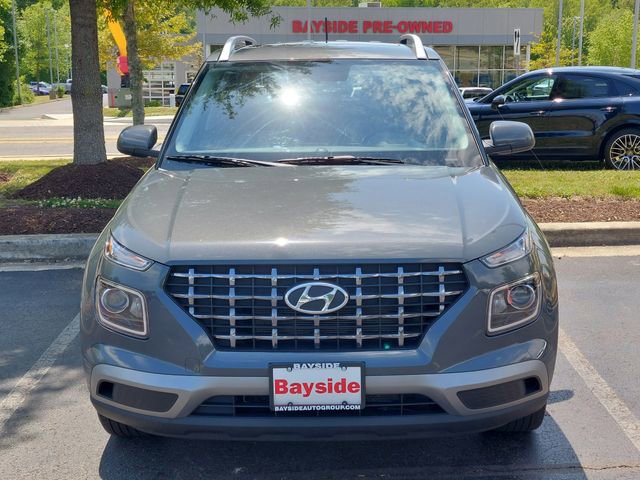 Used 2025 Hyundai Venue SEL FWD image 3