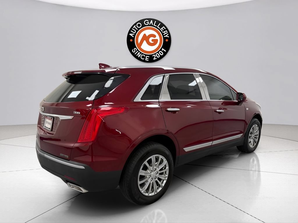 Used 2018 Cadillac XT5 Luxury w/ Driver Awareness Package FWD image 3
