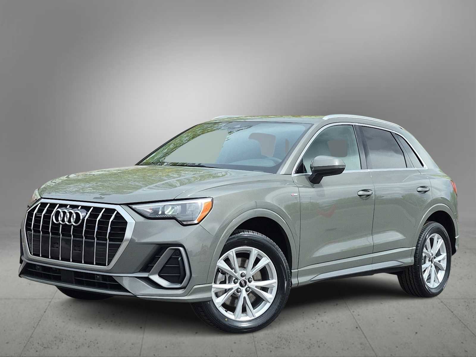 Used 2022 Audi Q3 2.0T Premium w/ Convenience Package AWD/4WD image 1