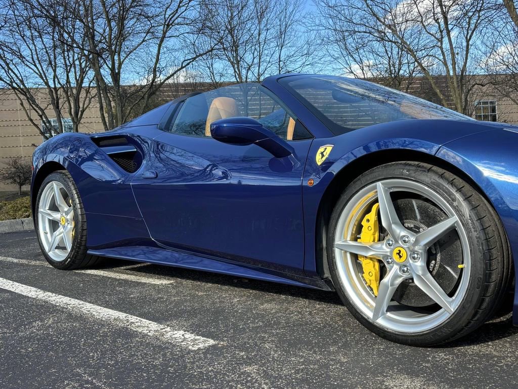 Used 2017 Ferrari 488 Spider image 10