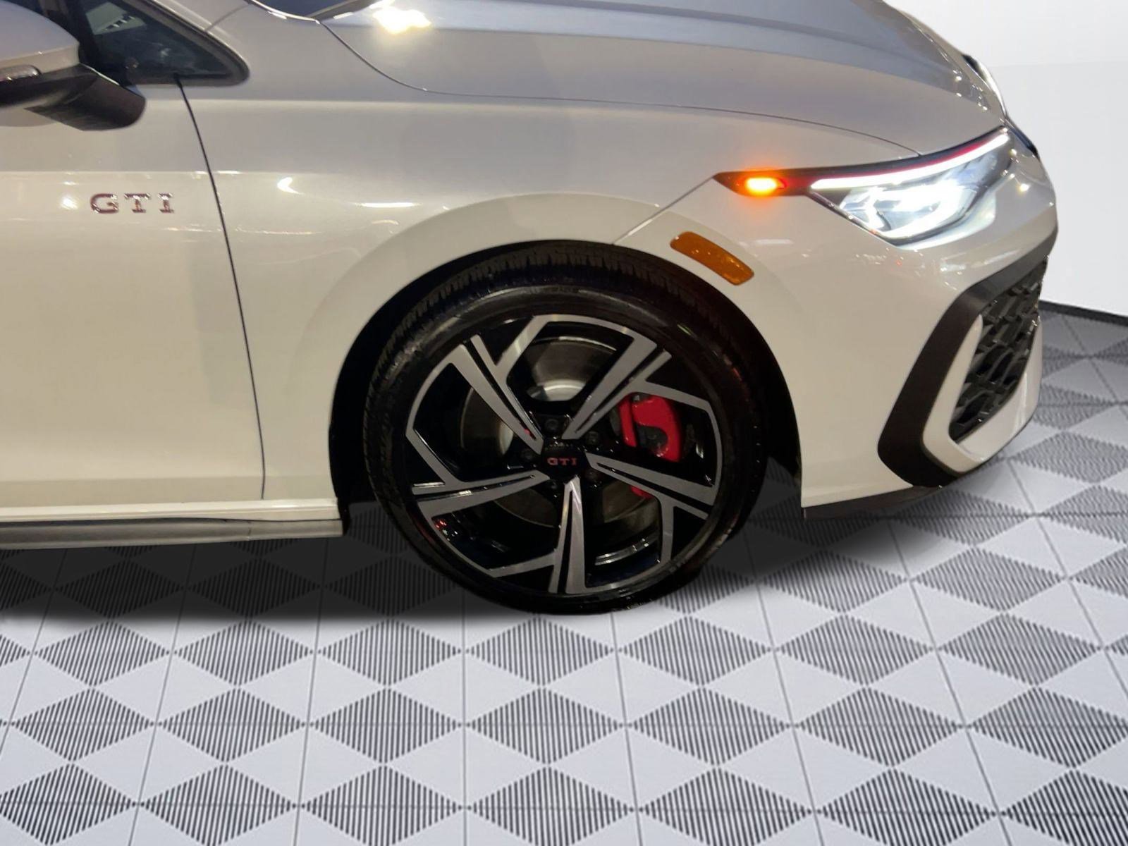 New 2025 Volkswagen Golf SE image 11