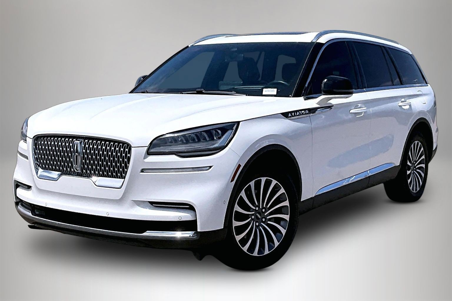Used 2022 Lincoln Aviator Reserve w/ Equipment Group 201A AWD/4WD image 3