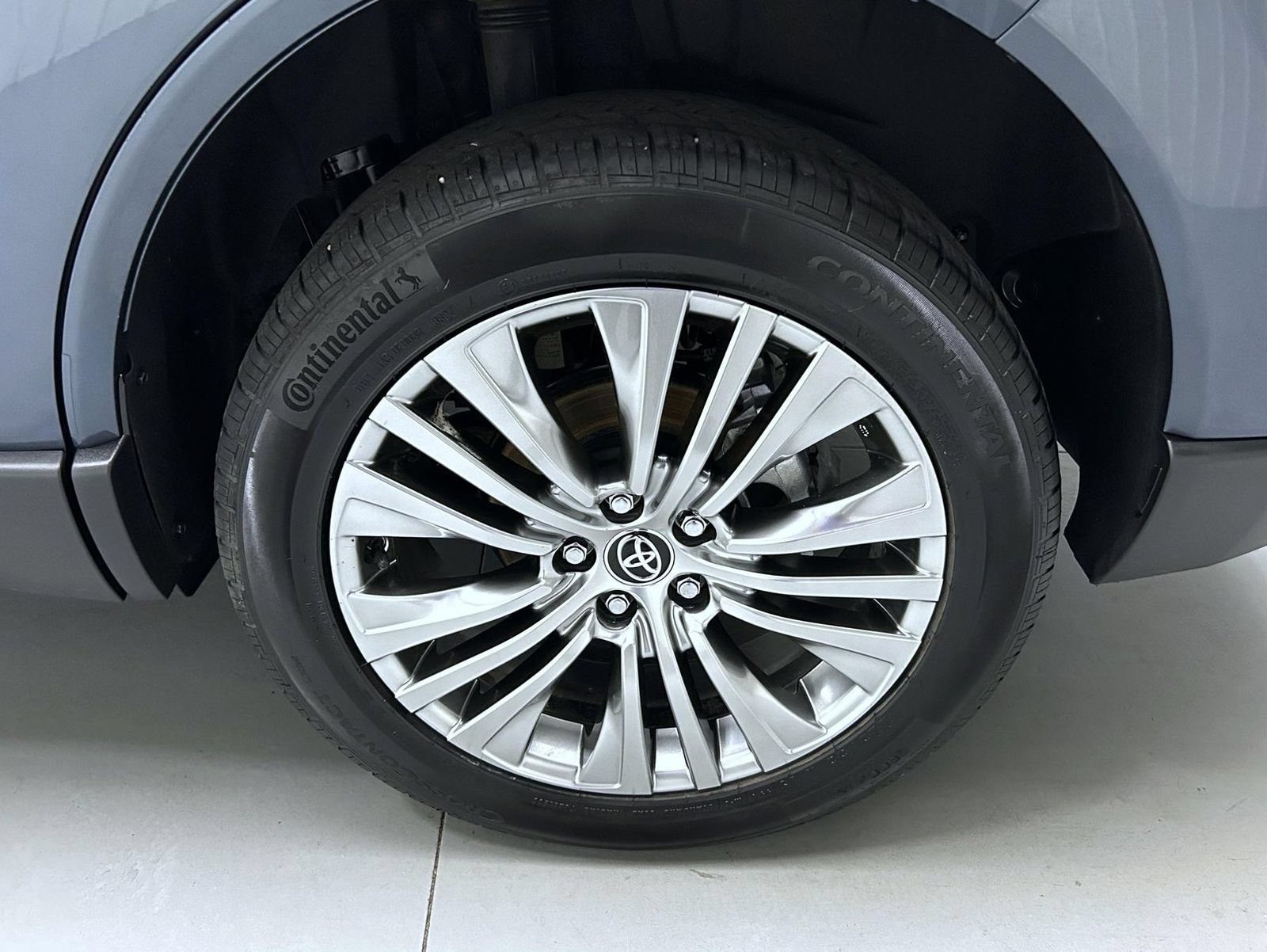 Used 2023 Toyota Venza Limited AWD/4WD image 22