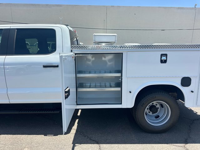 New 2025 Ford F350 XL w/ XL Chrome Package image 11