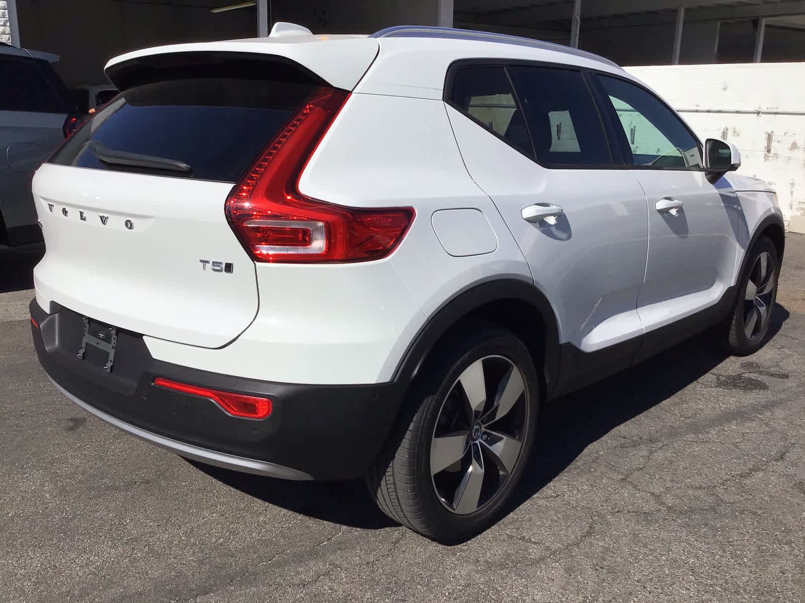 Used 2019 Volvo XC40 T5 Momentum AWD/4WD image 4