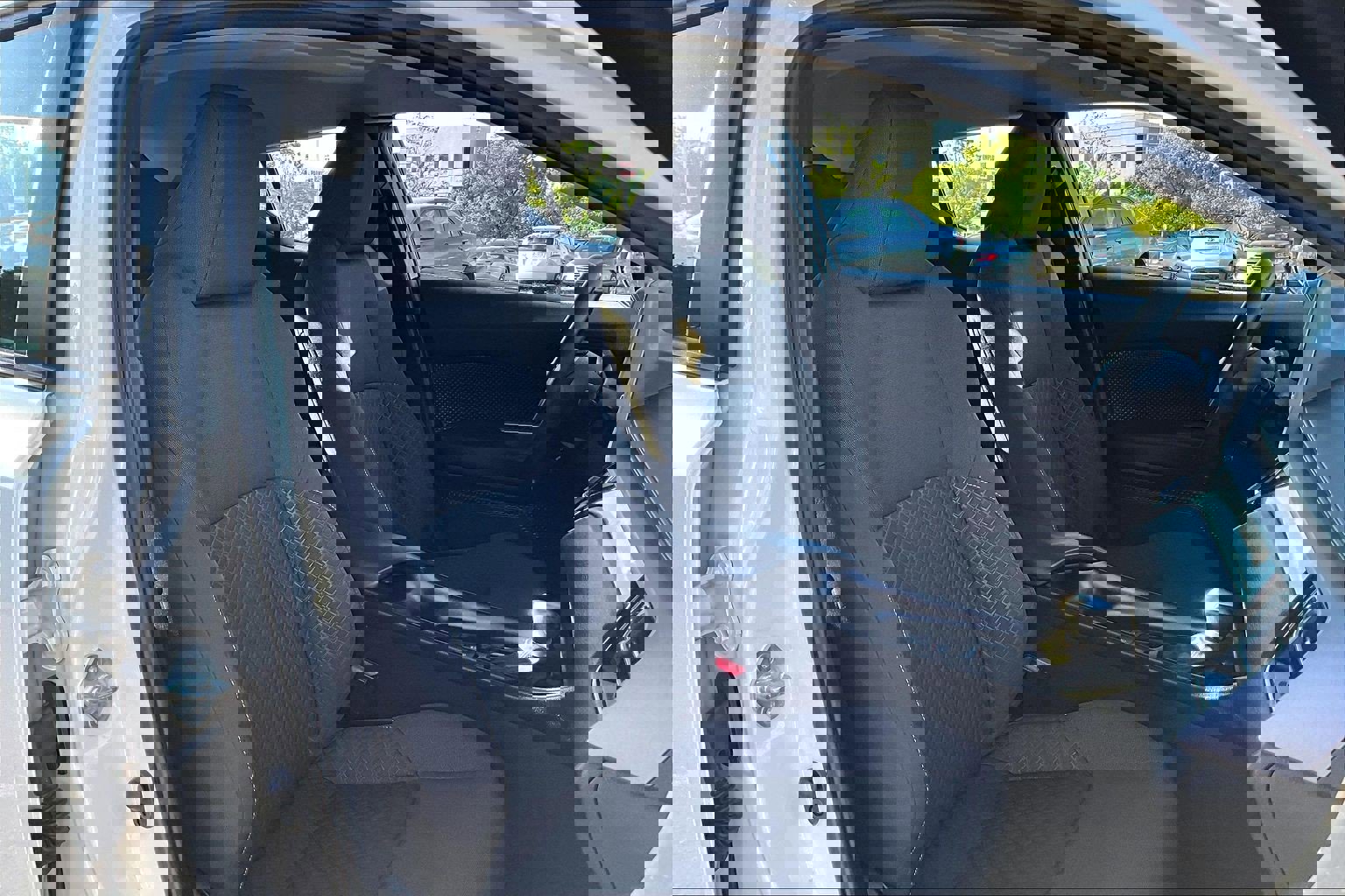 Used 2021 Toyota C-HR LE FWD image 7