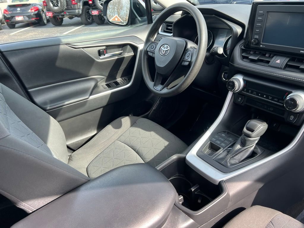 Used 2022 Toyota RAV4 XLE image 33