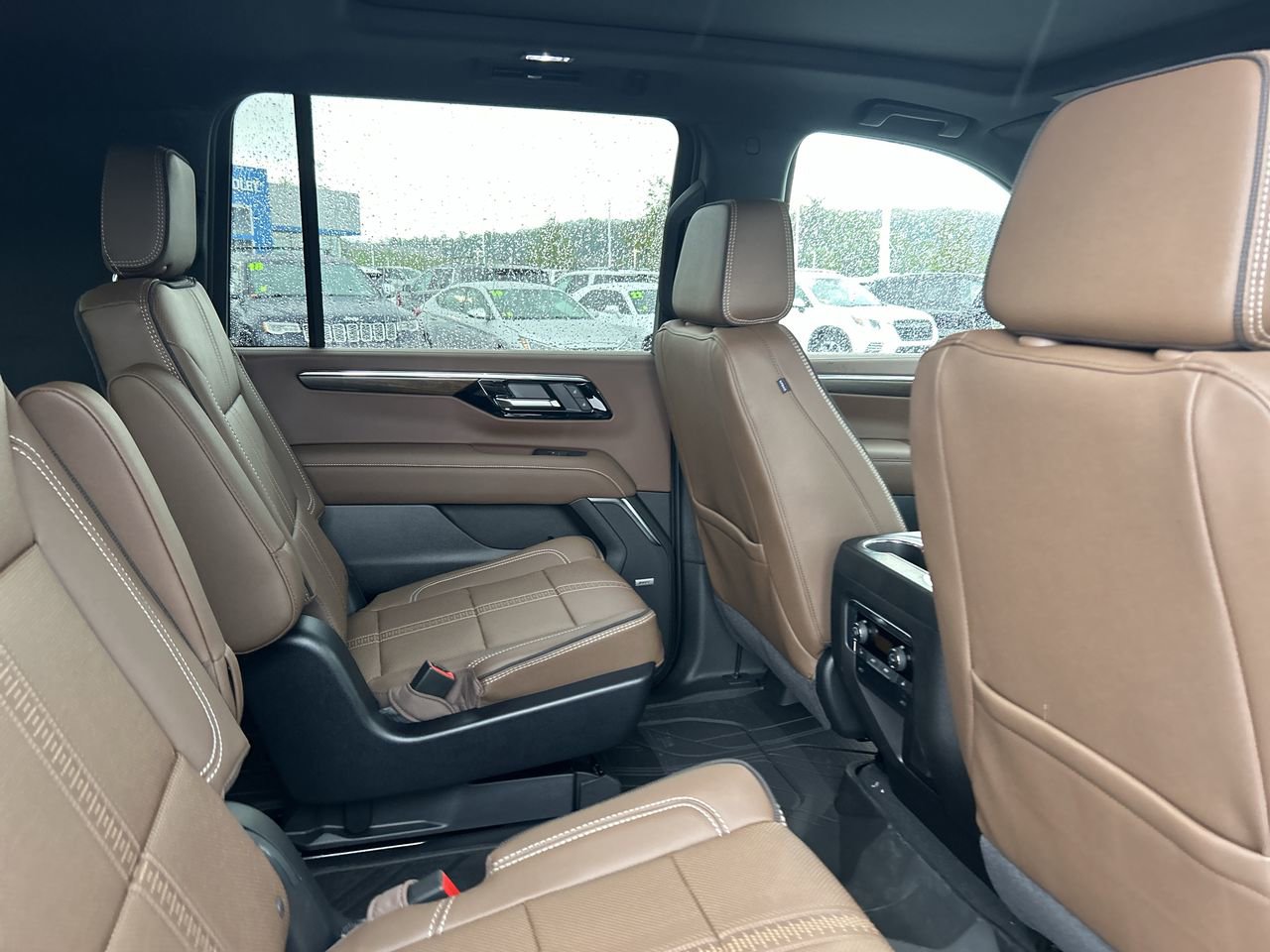 New 2026 Chevrolet Suburban High Country w/ Sun And Tow Package AWD/4WD image 17