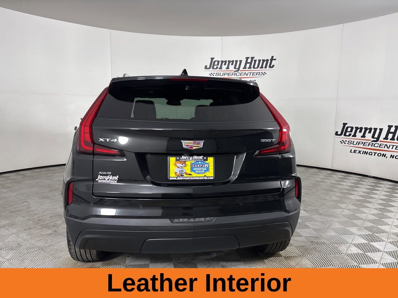 Used 2024 Cadillac XT4 Luxury w/ Cold Weather Package image 6