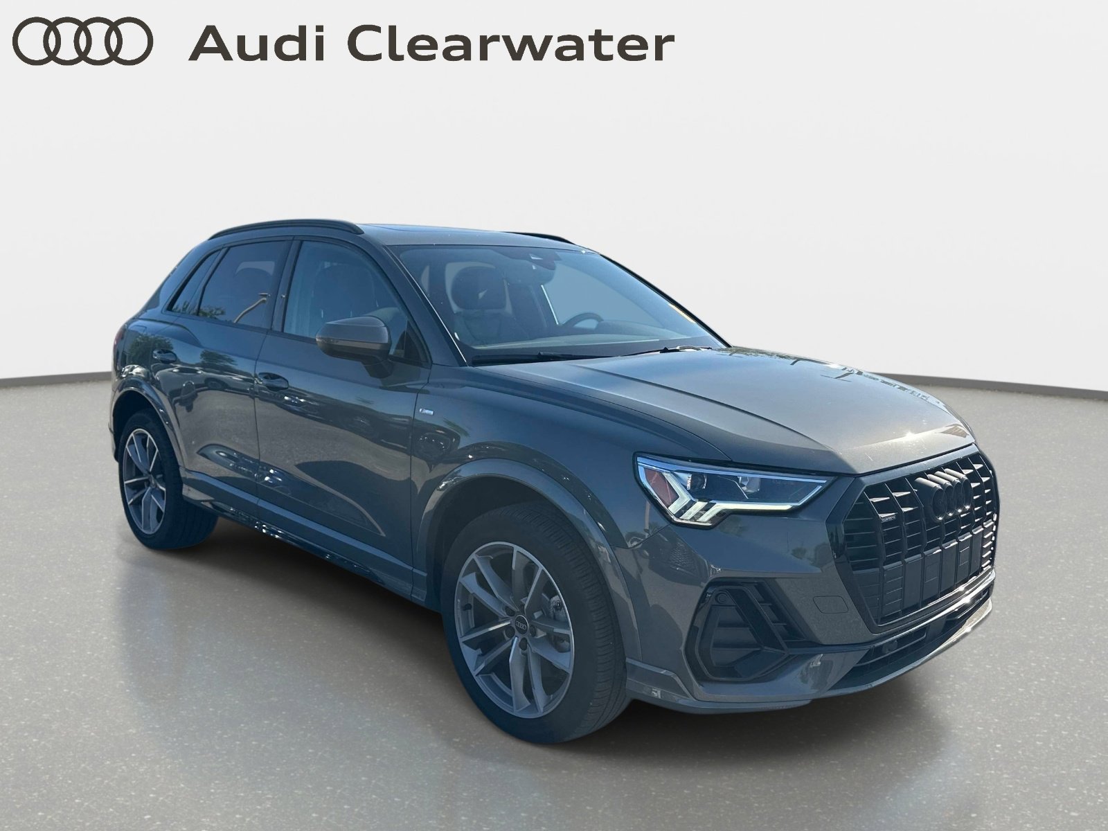 Used 2025 Audi Q3 2.0T Premium w/ Convenience Package image 4